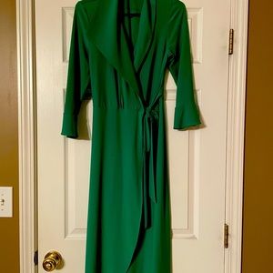 Beautiful green dressperfect holidaysFrank Lyman Montreal Collection.Never worn